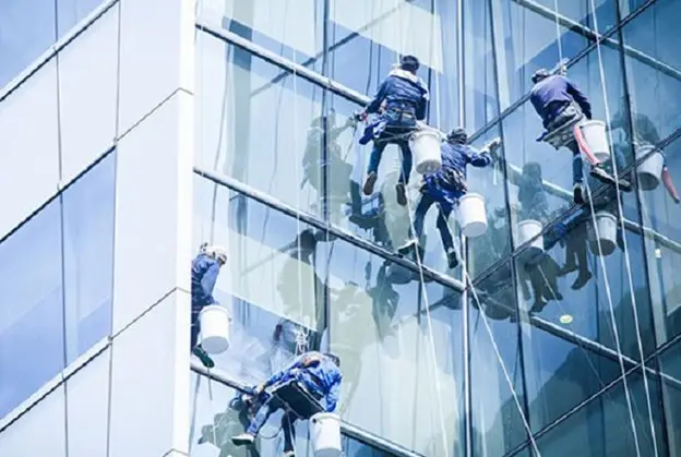 شستشوی نما با تعداد نیروی کار بالا